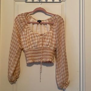 Lulu’s midriff crop peasant top